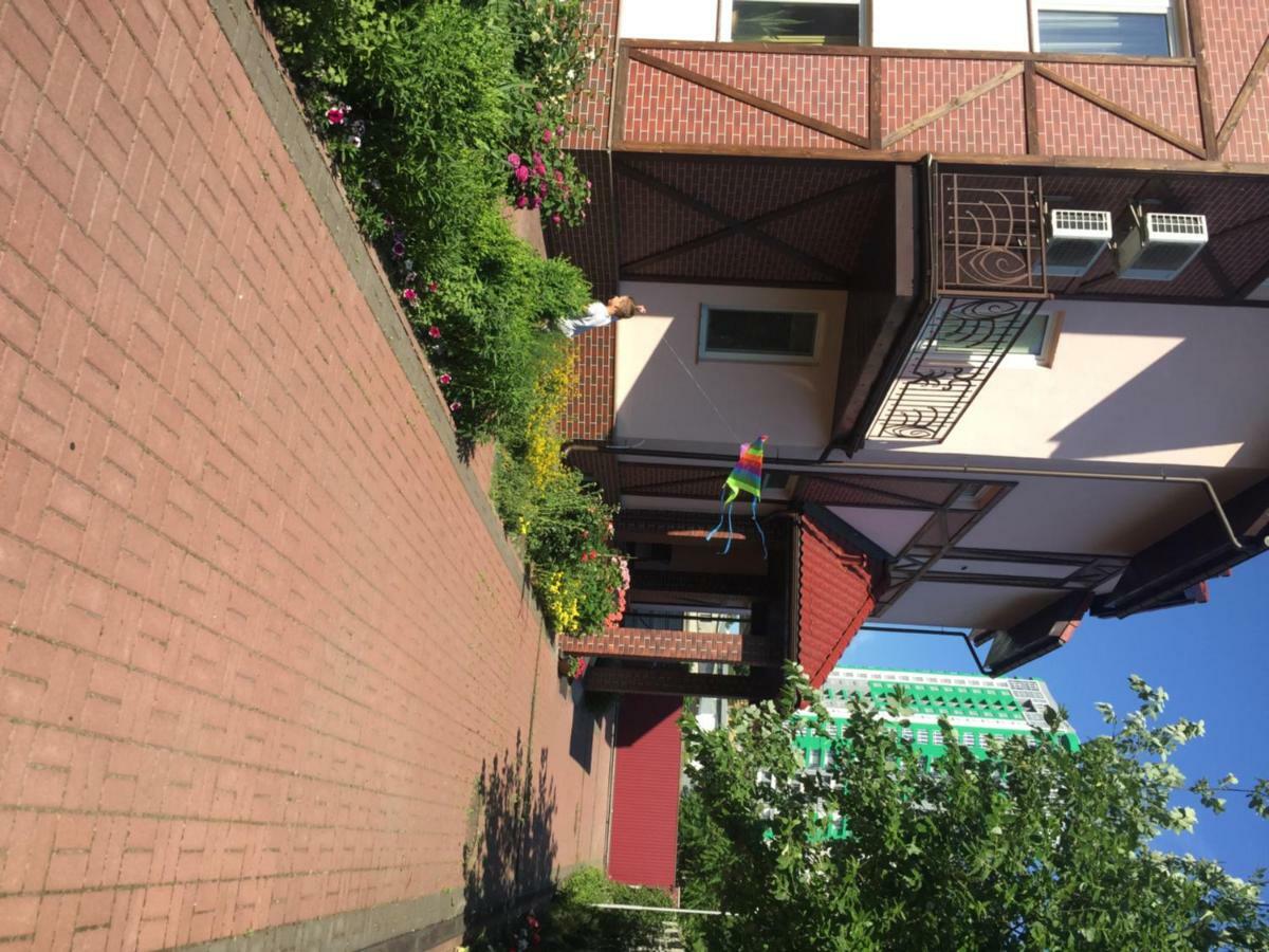 Home Comfort Livoberezhna Iec Kiev Dış mekan fotoğraf